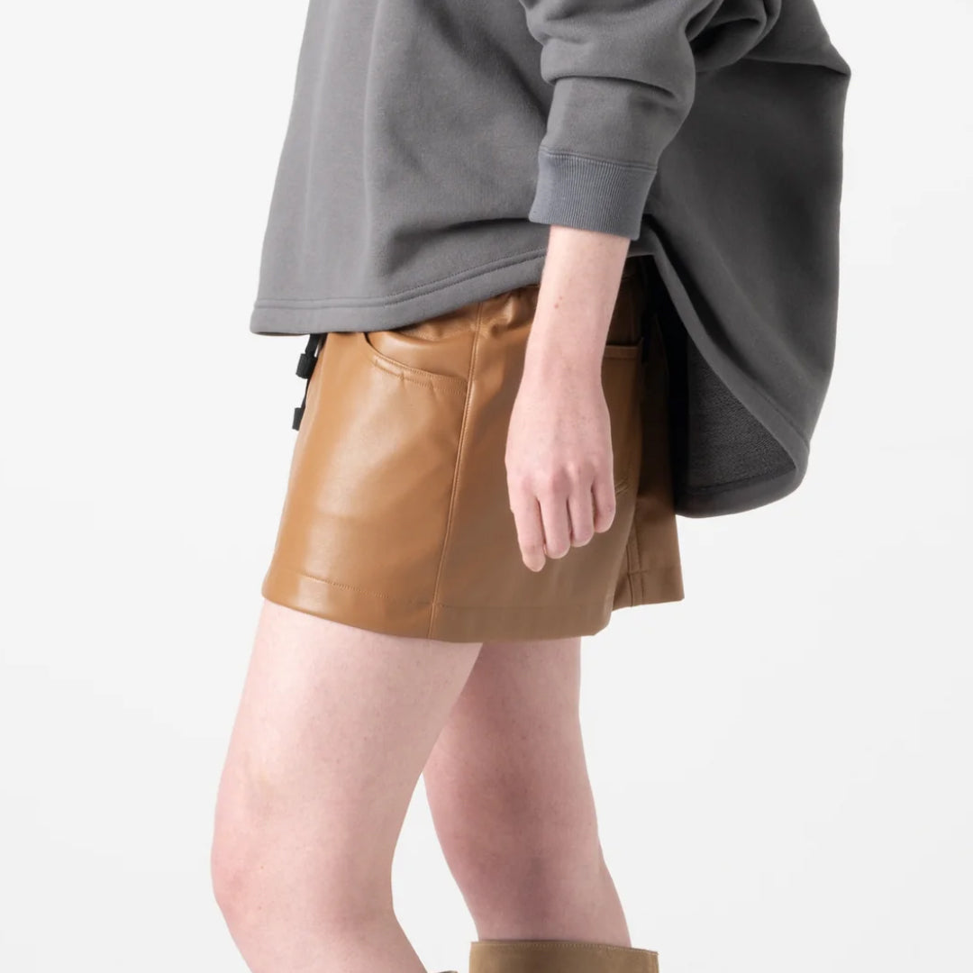 【COGTHEBIGSMOKE】KATIE MINI SKIRT / VEGAN LEATHER CARAMEL