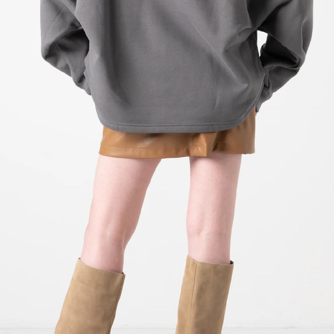 【COGTHEBIGSMOKE】KATIE MINI SKIRT / VEGAN LEATHER CARAMEL